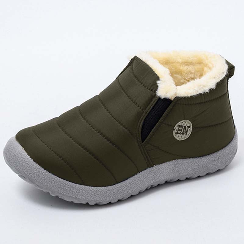 Bota feminina para inverno, cano baixo , forrada e plataforma.